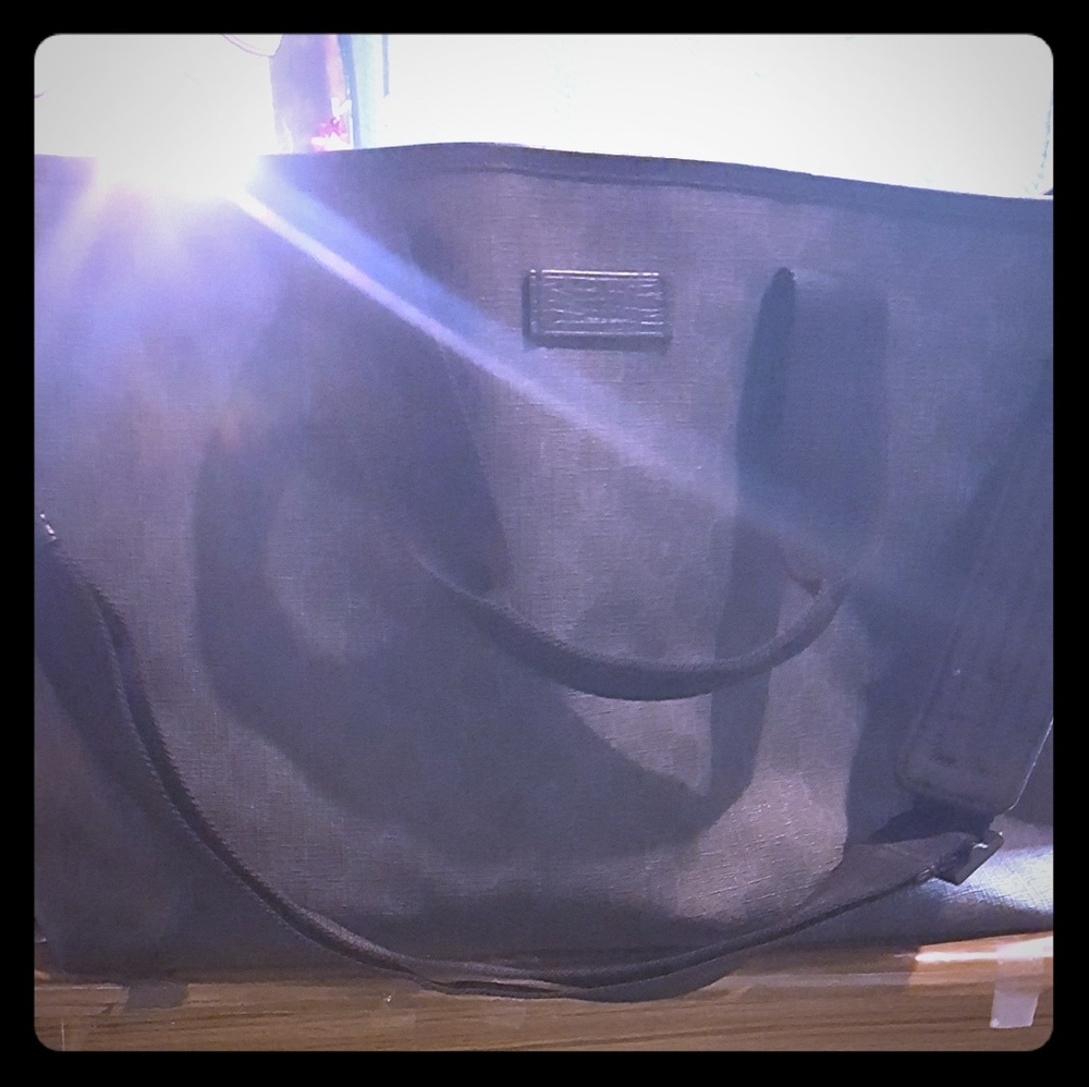 Gucci messenger tote